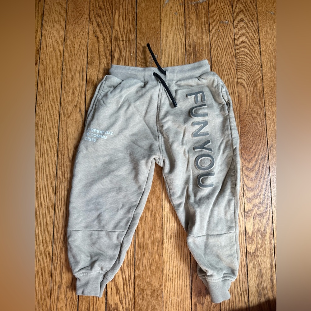Zara Kids Joggers - Size 3 / 4